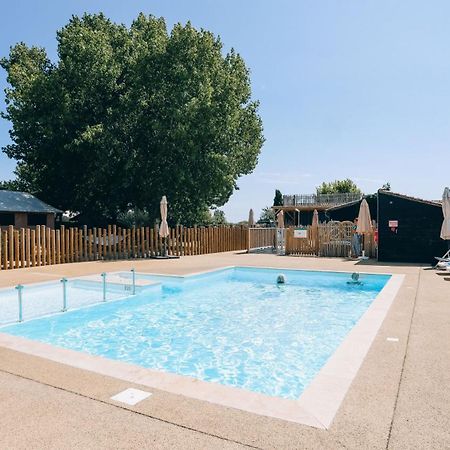 Camping La Pree Les Portes-en-Re ภายนอก รูปภาพ