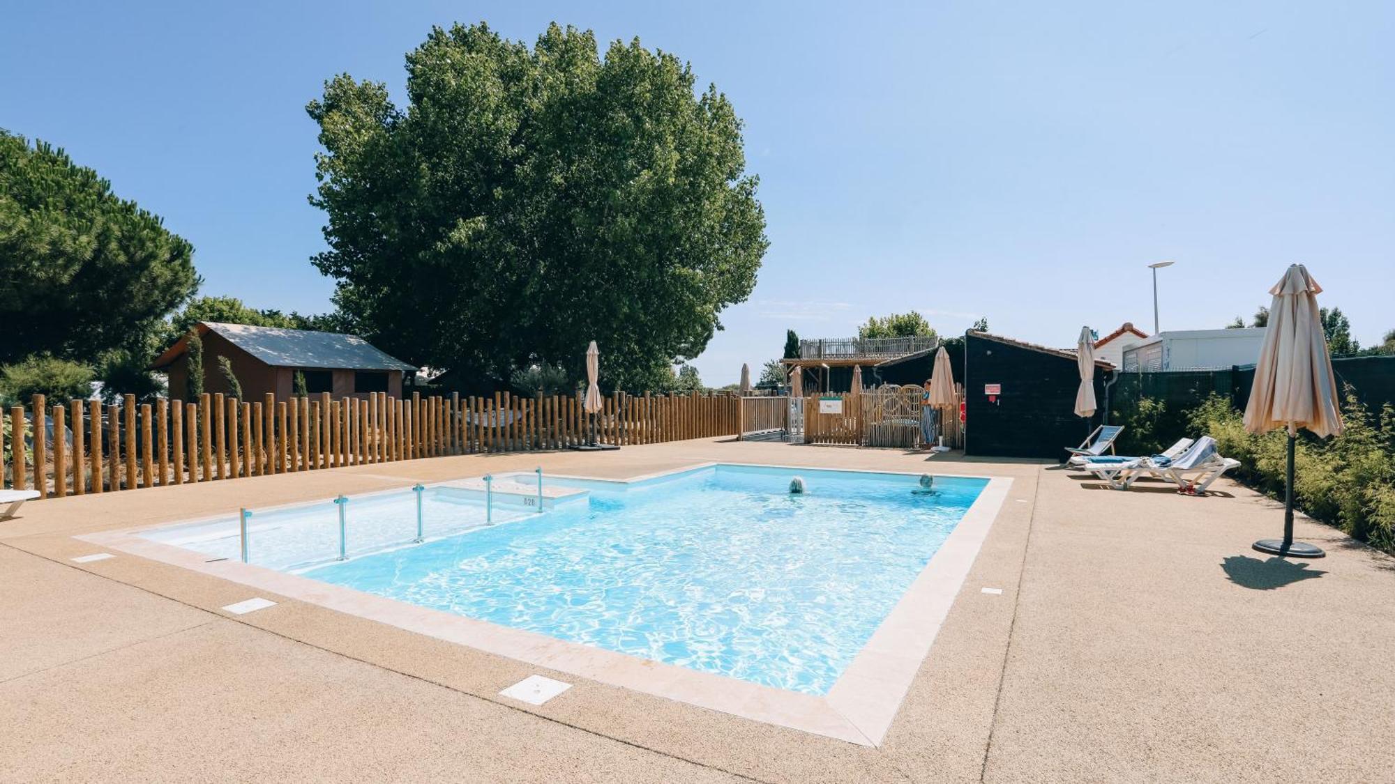 Camping La Pree Les Portes-en-Re ภายนอก รูปภาพ
