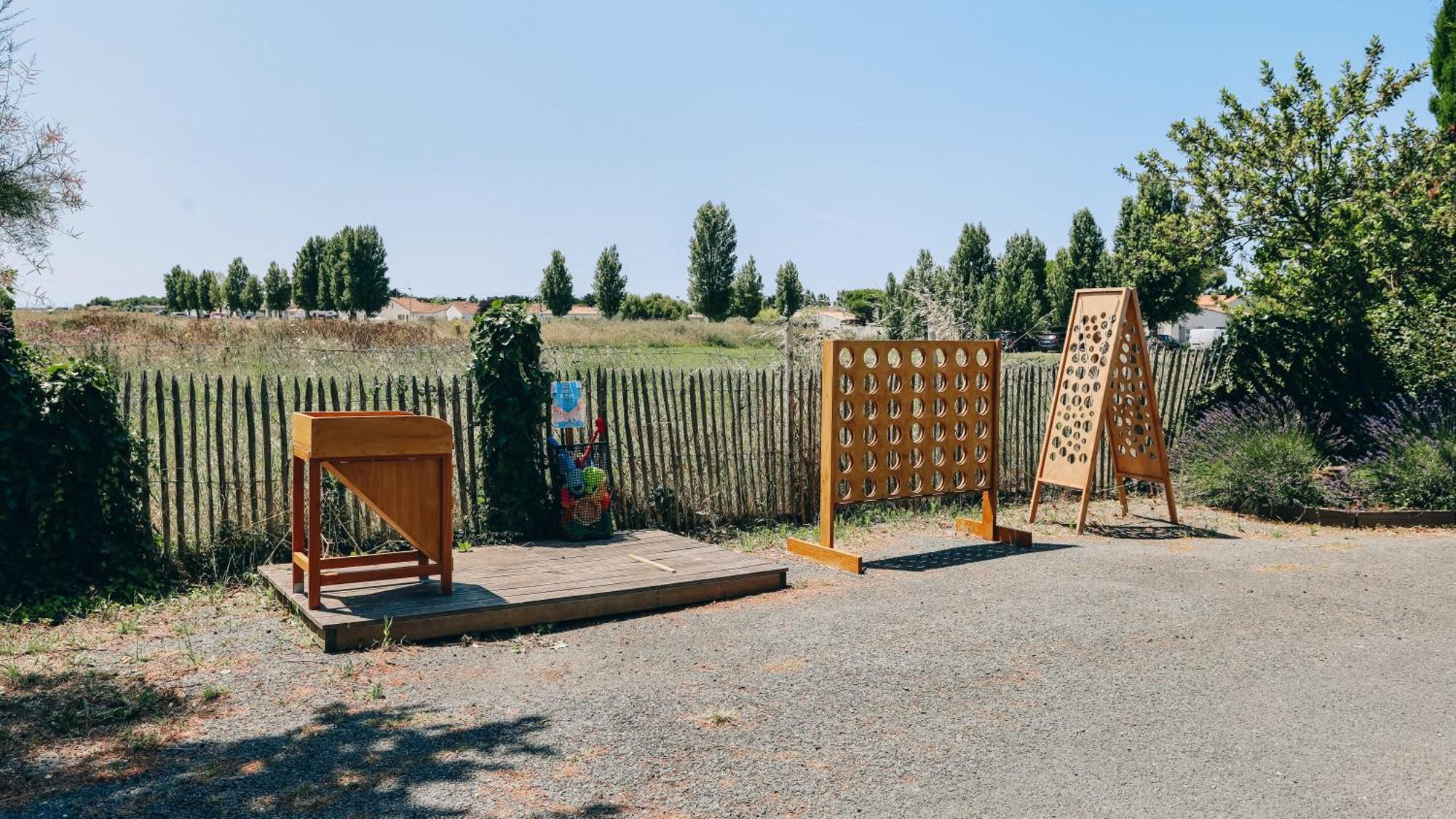 Camping La Pree Les Portes-en-Re ภายนอก รูปภาพ